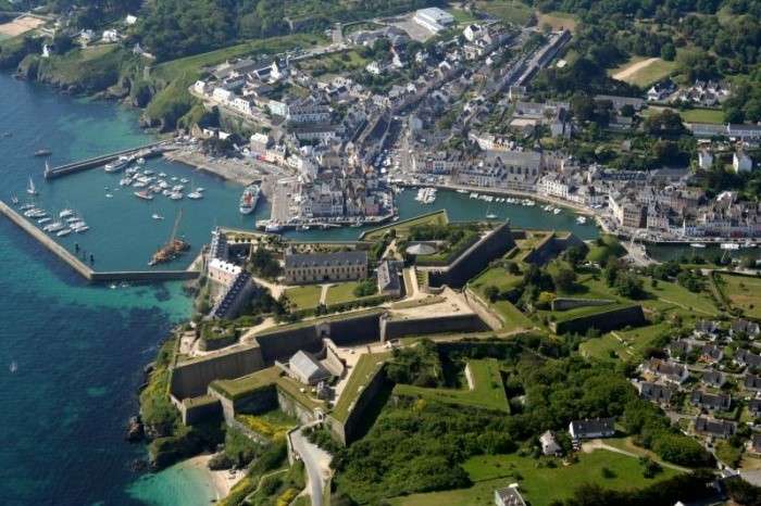 belle ile en mer au domaine des camelias